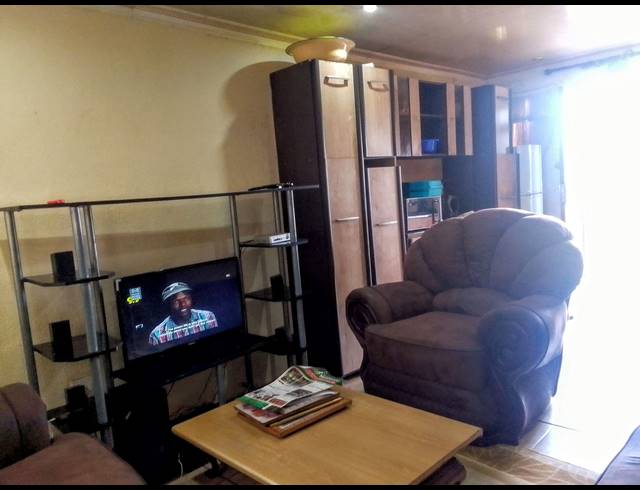 2 BEDROOM FREEHOLD FOR SALE IN KAGISO